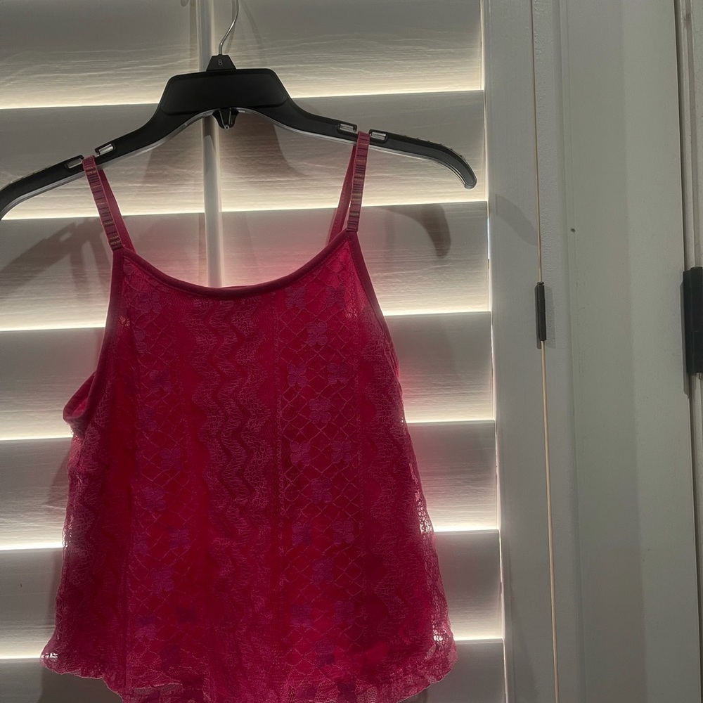NWT pink tank top from Buckle sz Small